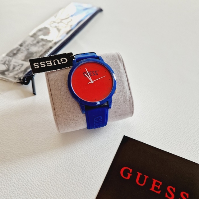 GUESS ure V1040M4
