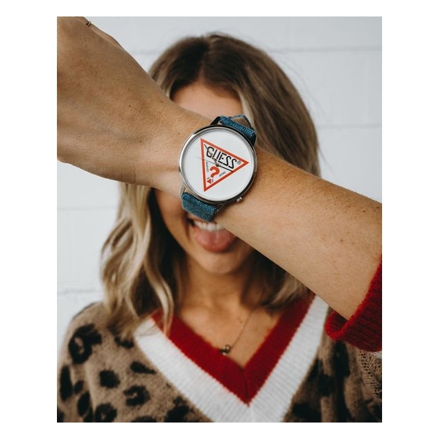 GUESS ure V1001M1